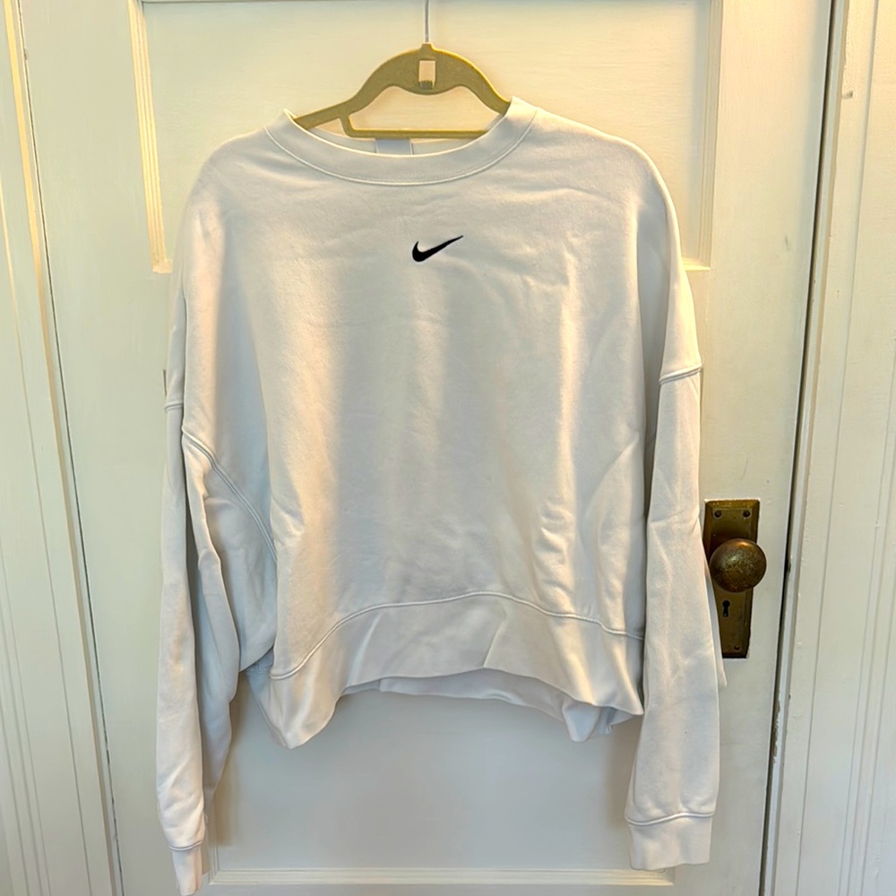Nike White Crew Neck Sweater Relaxed Fit
